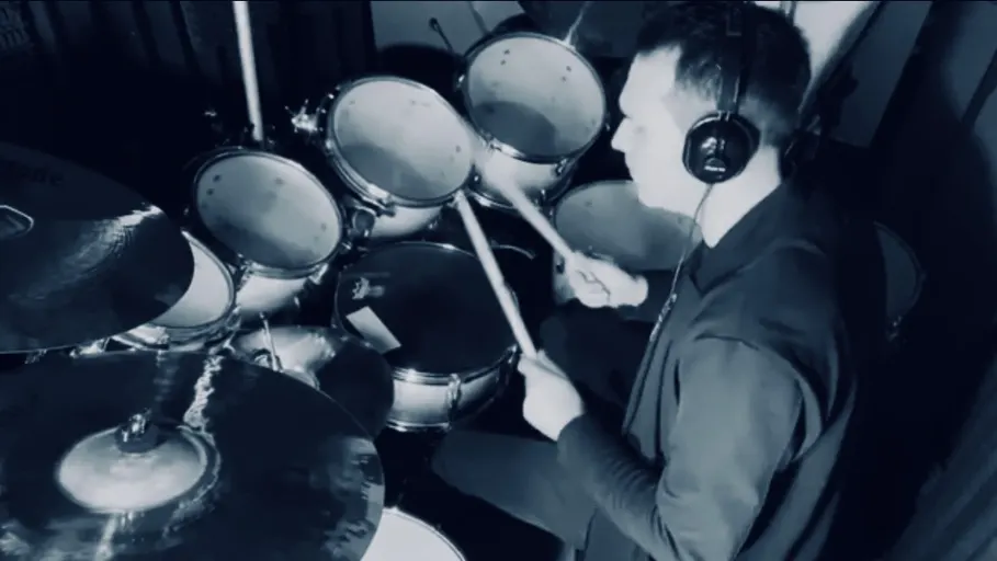 Lorenzo Terminelli: session drummer for hire in Venice -Italy