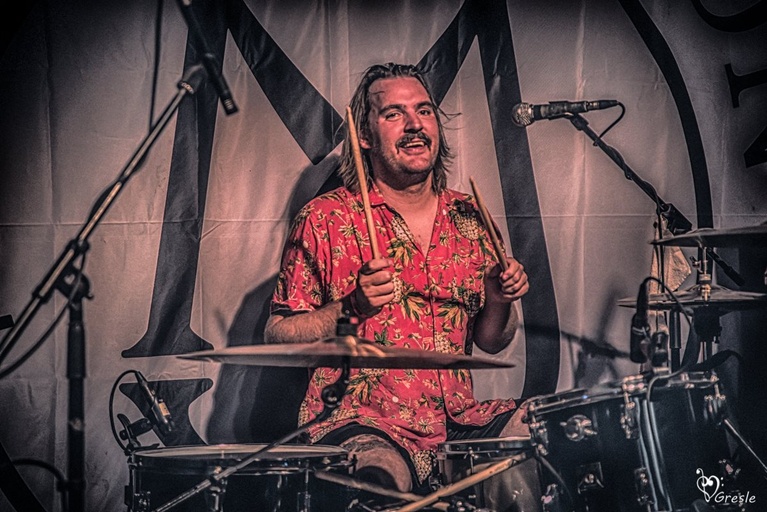 Mike Dee Crackus 6